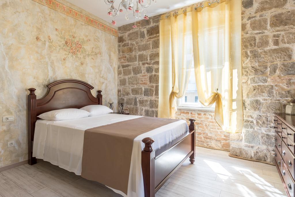 Pietra Rossa Hotel Split Buitenkant foto