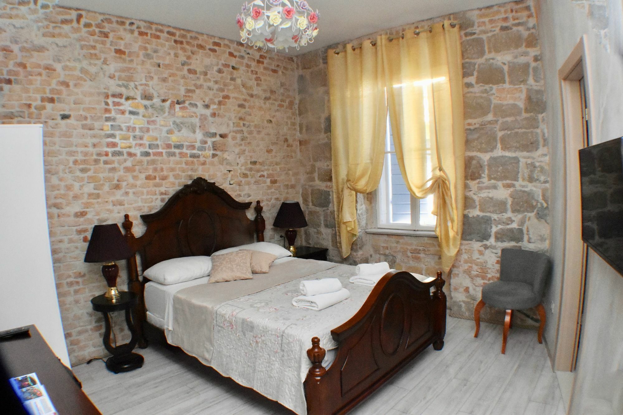 Pietra Rossa Hotel Split Buitenkant foto